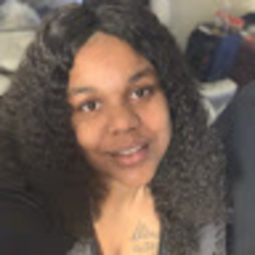 Meet your Posher, Kiangela